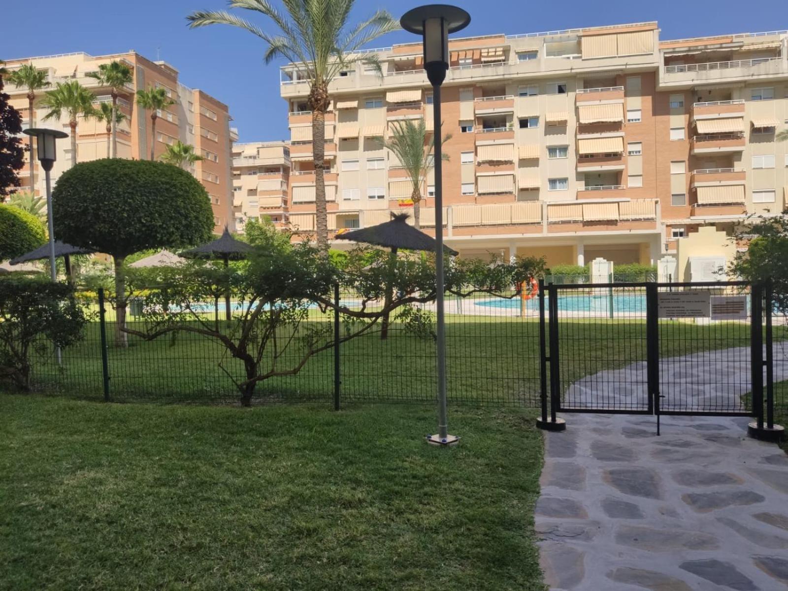 Garden Teatinos, Apartamento Con Piscina Y Ac Malaga Zewnętrze zdjęcie